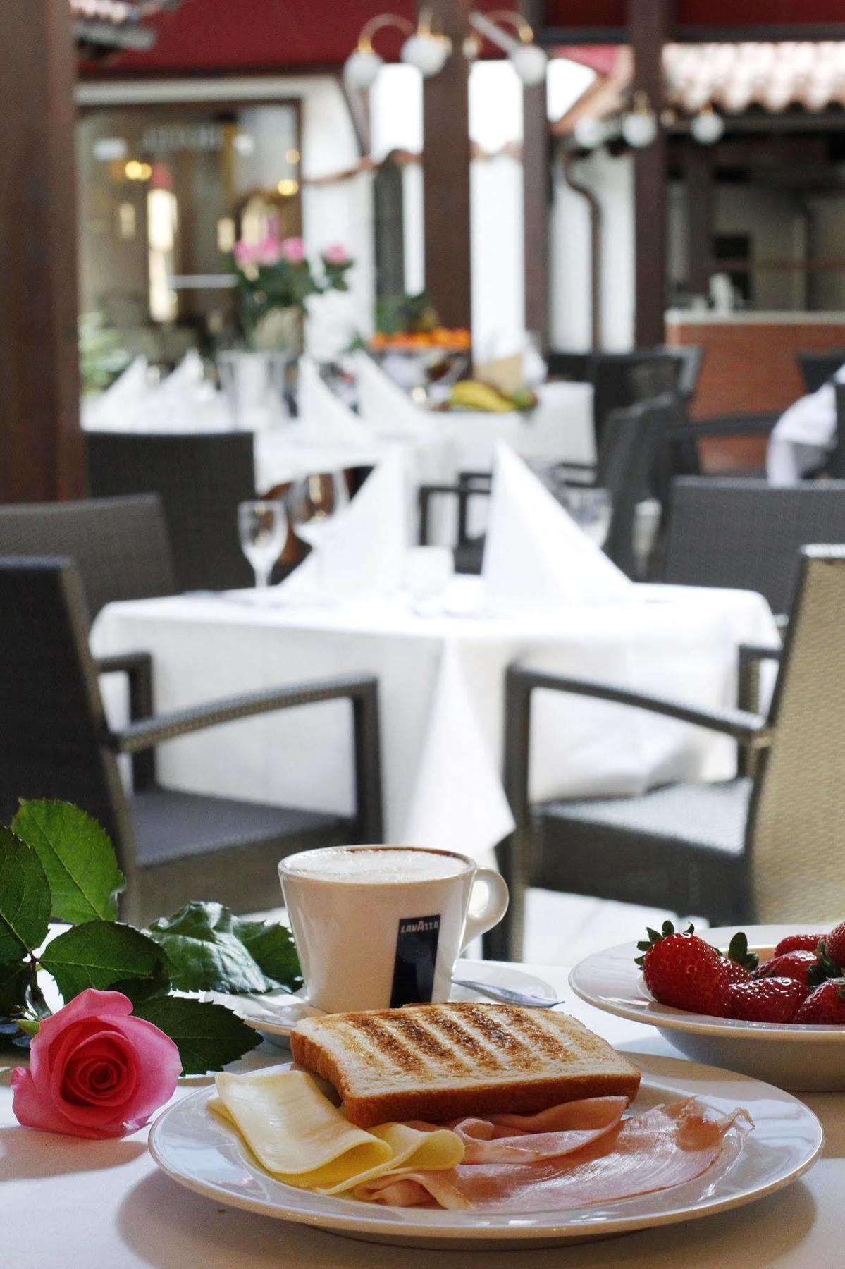 Hotel Parco Di Schoenbrunn Vienna City Exterior photo